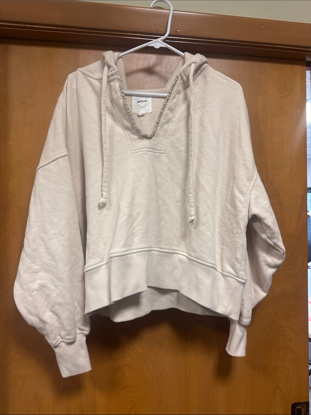 aerie Light Cream Cropped Hooded Sweatshirt